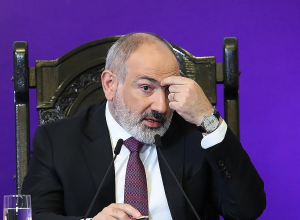 Почему Анна Акопян, которая была на передовой с оружием в руках, не мать героя? Пашинян