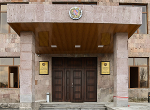 Վանաձորի բնակչուհին 7 գործընկերների հեռախոսներով առցանց կեղծ վարկային գործարքներ է կնքել և գումարներ հափշտակել.