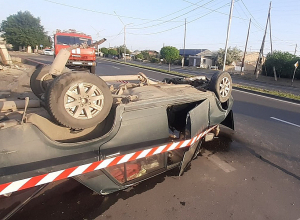 Ավտոմեքենան բախվել է մայթեզրին և կողաշրջվել