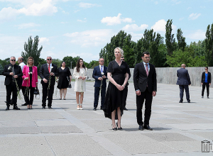 Председатель Национального собрания Словении почтила память в Мемориальном комплексе Цицернакаберда