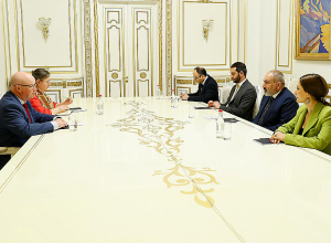 Премьер-министр обсудил с заместителем председателя комиссии ПАСЕ ситуацию, вызванную блокировкой Лачинского коридора