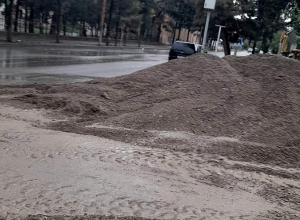 Մարտակերտում ուժեղ սելավների հետևանքով անձրևաջրերով են լցվել քաղաքի առանձնատների նկուղային հարկերը