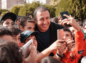 Դժվարին այս օրերին Արցախում ծնվող յուրաքանչյուր նոր երեխա գալիս է ապացուցելու, որ արցախցու կամքն անկոտրում է. Գագիկ Ծառուկյան