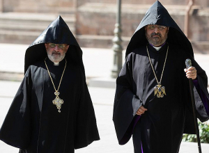 Մայր Աթոռ ժամանեց Կ․ Պոլսի Հայոց Պատրիարք Ամենապատիվ Տ․ Սահակ արքեպիսկոպոս Մաշալյանը