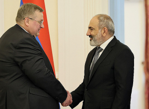 Пашинян и Оверчук обсудили вопросы, связанные с восстановлением железнодорожного сообщения, осуществлением пограничного и таможенного контроля