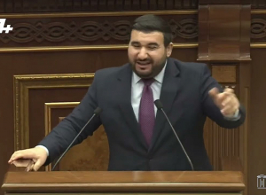 Господин Оганян, Вы в жизни видели оружие на 5 миллиардов в нашей армии? Алексанян