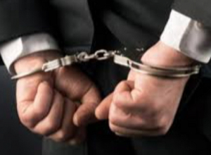 Արարատի մարզի 55-ամյա բնակիչը, բարձը դնելով անկողնային հիվանդ 89-ամյա հոր գլխին, փորձել է խեղդել նրան․ ՔԿ