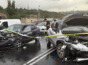 «Դալմա Գարդեն Մոլ»-ի մոտ շղթայական վթարի մասնակից է նաև 258 համարի երթուղին սպասարկող «ԳԱԶել» -ը. կան տուժածներ