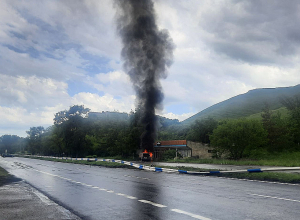 Վթարի հետևանքով ավտոմեքենան բռնկվել է