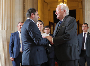 Սուրեն Պապիկյանը հանդիպել է Ֆրանսիայի Սենատի արտաքին հարաբերությունների, պաշտպանության և զինված ուժերի հանձնաժողովի նախագահի հետ