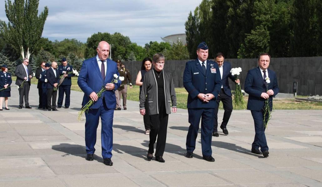 350330876_237540605723363_5144560114160448866_n