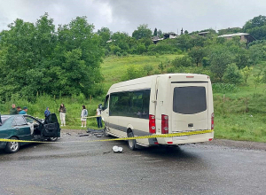Իջևան-Նոյեմբերյան ճանապարհին բախվել են Mercedes-Benz-ն ու միկրոավտոբուսը. 6 մարդ է հոսպիտալացվել
