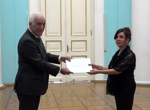 Նախագահ Վահագն Խաչատուրյանին իր հավատարմագրերն է հանձնել Հայաստանում Սան Մարինոյի նորանշանակ դեսպան