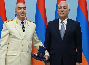 ՀՀ քննչական կոմիտեի նախագահի տեղակալ Արթուր Մելիքյանը պարգևատրվել է Մխիթար Գոշի մեդալով