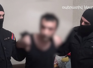 Ունենալով «քրեական հեղինակության» կարգավիճակ՝ ստանձնել է քաղաքացուն պարտք մնացած գումարի վերադարձման հարցի լուծումը