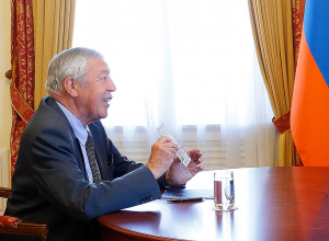 Пашинян принял Франсуа Рошблуана