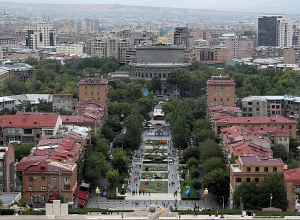 The Financial Times. Հայաստանը՝ պատժամիջոցների տակ գտնվող Ռուսաստանի՝ մետաքսի նոր ճանապարհի կենտրոնում