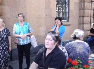 «Որ դուռը գնում ենք՝ արդեն զզվում են մեզնից, չեն ուզում մեր երեսը տեսնեն, ասում են՝ լռեք»․ անհետ կորածների ծնողները բողոքի ցույց են անում