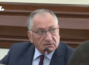 Կխնդրեի արմատապես վերանայել անձնակազմը, եւ բերեն լուրջ փորձ ունեցող մարդկանց․ Արեյան