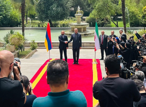 Արարատ Միրզոյանը Թեհրանում հանդիպել է իրանցի գործընկեր Ամիր Աբդոլլահիանի հետ