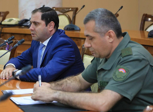 Папикян встретился с военными атташе РА, аккредитованными за рубежом