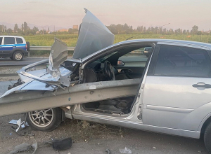 Երասխի ճանապարհին մեքենան մխրճվել է արգելապատնեշների մեջ․ 5-ամյա տղա է մահացել