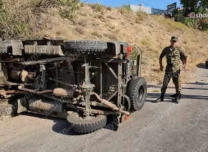 ՀՀ ՊՆ УАЗ-ը բախվել է հողաթմբին և կողաշրջվել. կան վիրավորներ. Shamshyan.com