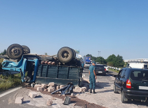 Սեւան քաղաքում բախվել են «ZIL» մակնիշի բեռնատարը և «Iveco» մակնիշի կցորդիչով բեռնատարը