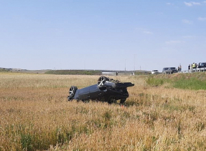 «Mercedes-Benz»-ը գլխիվայր հայտնվել է դաշտամիջյան հատվածում․ կա 6 տուժած, որից 2ը՝ երեխաներ