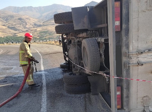 Երևան-Մեղրի ճանապարհին «Mitsubishi» մակնիշի բեռնատարը կողաշրջվել է