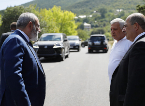 Տավուշի մարզում Փաշինյանը չնախատեսված կանգառներ է ունեցել և ծանոթացել ճանապարհաշինական աշխատանքների ընթացքին