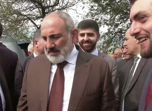 Премьер-министр обсудил вопросы сельского хозяйства с жителями Одзуна, Мгарта и Когеса