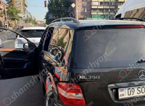 «Տաշիր» առևտրի կենտրոնի դիմաց մեքենայում հայտնաբերվել է տղամարդու դի․ Shamshyan.com