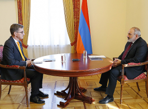 Пашинян принял посла Королевства Нидерландов в Армении Николаса Якоба Схермерса