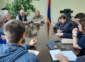 Տեղի ղեկավարը հանդիպել է Քերոլայն Քոքսի հետ
