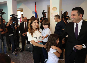 Մենք քվեարկեցինք․ Ալեն Սիմոնյանը լուսանկարներ է հրապարակել