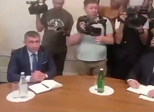 Եվլախում հանդիպումը շարունակվում է