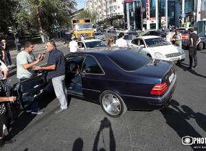 Մարդու իրավունքների պաշտպանի հանձնարարությամբ արագ արձագանքման խմբեր են մեկնել Ոստիկանության բաժիններ