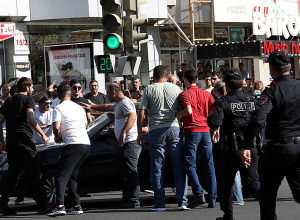 Հավաքի մասնակիցների կողմից խուլիգանություն կատարելու և ուրիշի գույքը՝ ավտոմեքենան, վնասելու դեպքի առթիվ նախաձեռնվել է քրեական վարույթ