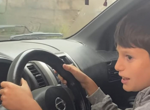 12-ամյա Արենը հարազատներին անվտանգ Հայաստան է հասցրել՝ վարելով 25 ժամ