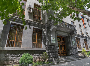 ԵՊՀ տնտեսագիտության և կառավարման ֆակուլտետի նախկին դեկանը ստացել է շուրջ 2,3 մլն դրամ կաշառք. գործն ուղարկել է դատարան