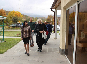 Омбудсмену и комиссару Совета Европы по правам человека рассказали о проблемах, вызванных вынужденным переселением