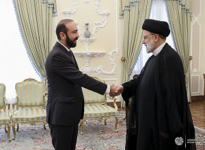 Арарат Мирзоян встретился с президентом Ирана в Тегеране