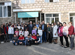 Президент Ваагн Хачатурян посетил приграничное село Цав