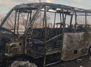 18 ուղևորները  և վարորդը դուրս են եկել այրվող ГАЗель-ից, որն ամբողջությամբ վերածվել է մոխրակույտի