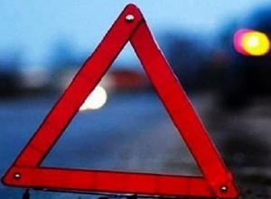 Վարդավառի լճի մոտ «Nissan»–ը բախվել է կայանած չորս ավտոմեքենայի. կան վիրավորներ