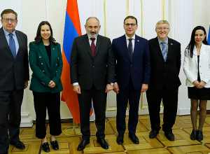 Никол Пашинян принял делегацию Парламента Канады