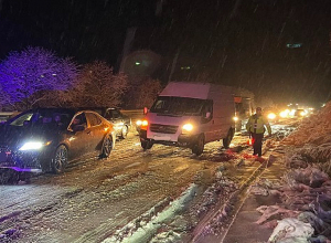 Փրկարարներն արգելափակումից դուրս են բերել 9 տրանսպորտային միջոց