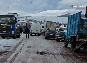 Արագածոտնում 600-ից ավելի ավտոմեքենա մերկասառույցի պատճառով չի կարողանում առաջ ընթանալ. ստեղծվել է 4 կմ-անոց խցանում