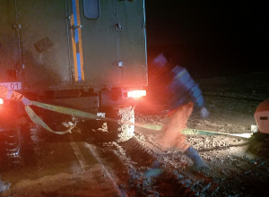 Փրկարարներն ավտոմեքենաները դուրս են բերել արգելափակումից